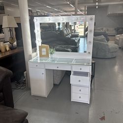 Beautiful Vanity Sale @ FURNITURE LOVE ❤️ Same Day Delivery 🚚