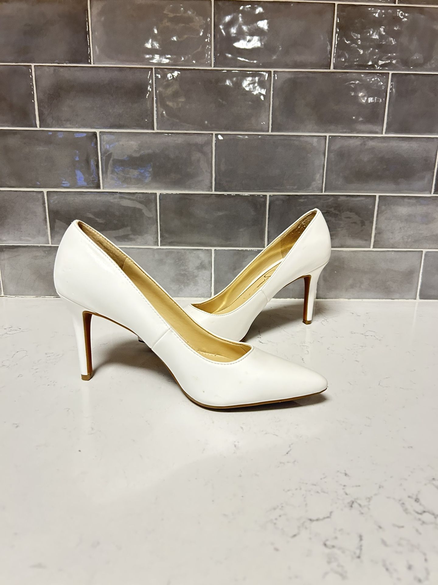 Jessica Simpson pointed white size 6.5 heels