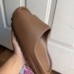 Authentic Adidas Yeezy Slide “Flax” Size 8
