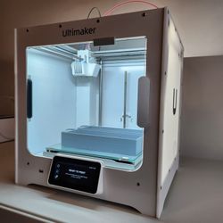 Ultimaker S3 Commercial 3D printer + OEM Filament 