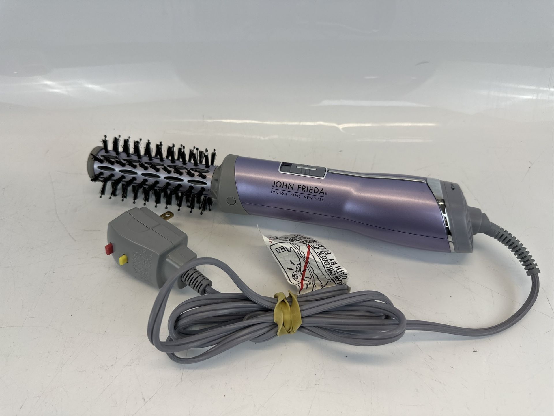 John Frieda Frizz Ease Salon Shape 1.5" Ionic Hot Air Brush Silver Model