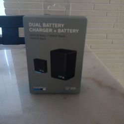 GoPro Dual Battery Charger + Battery
