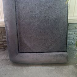 King Size Dog Bed(almost New)used