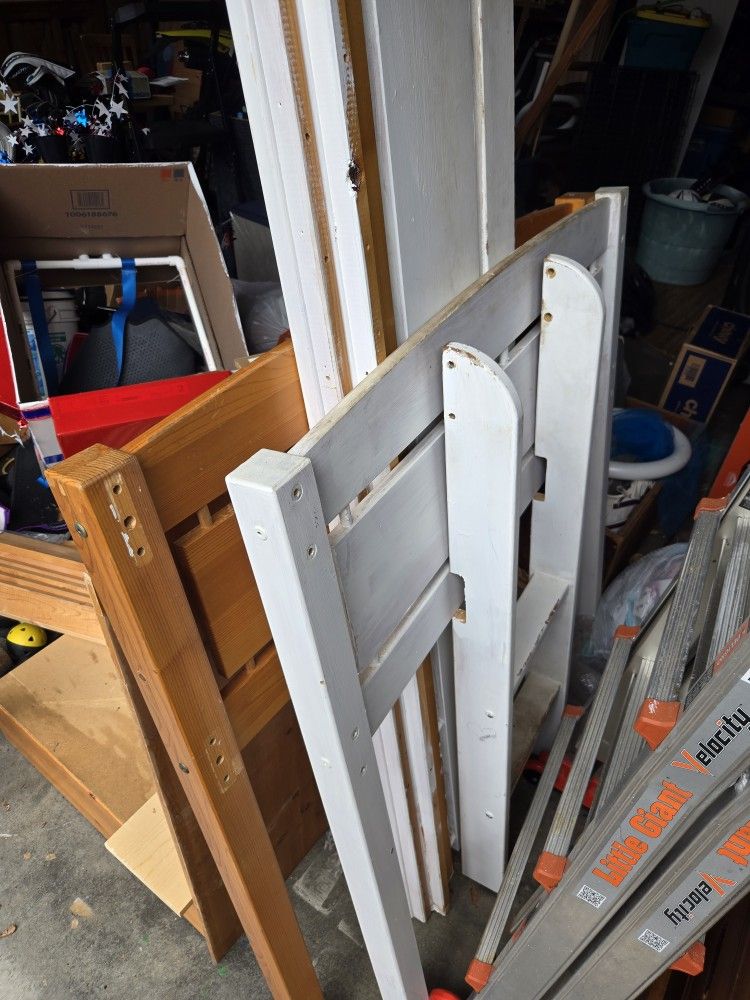 Loft Bed Twin Size. FREE