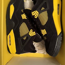 Jordan 4 ‘Thunder’