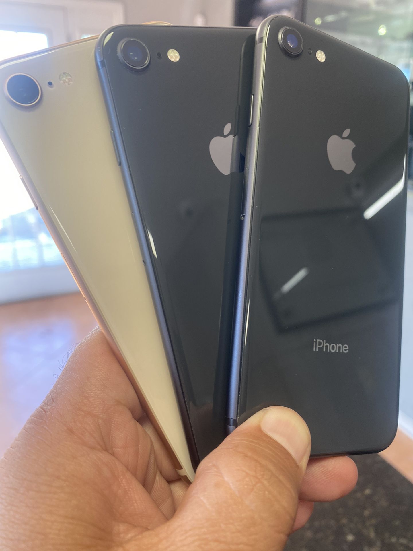 iPhone 8 64gb