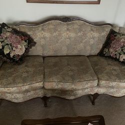  Victorian Couch
