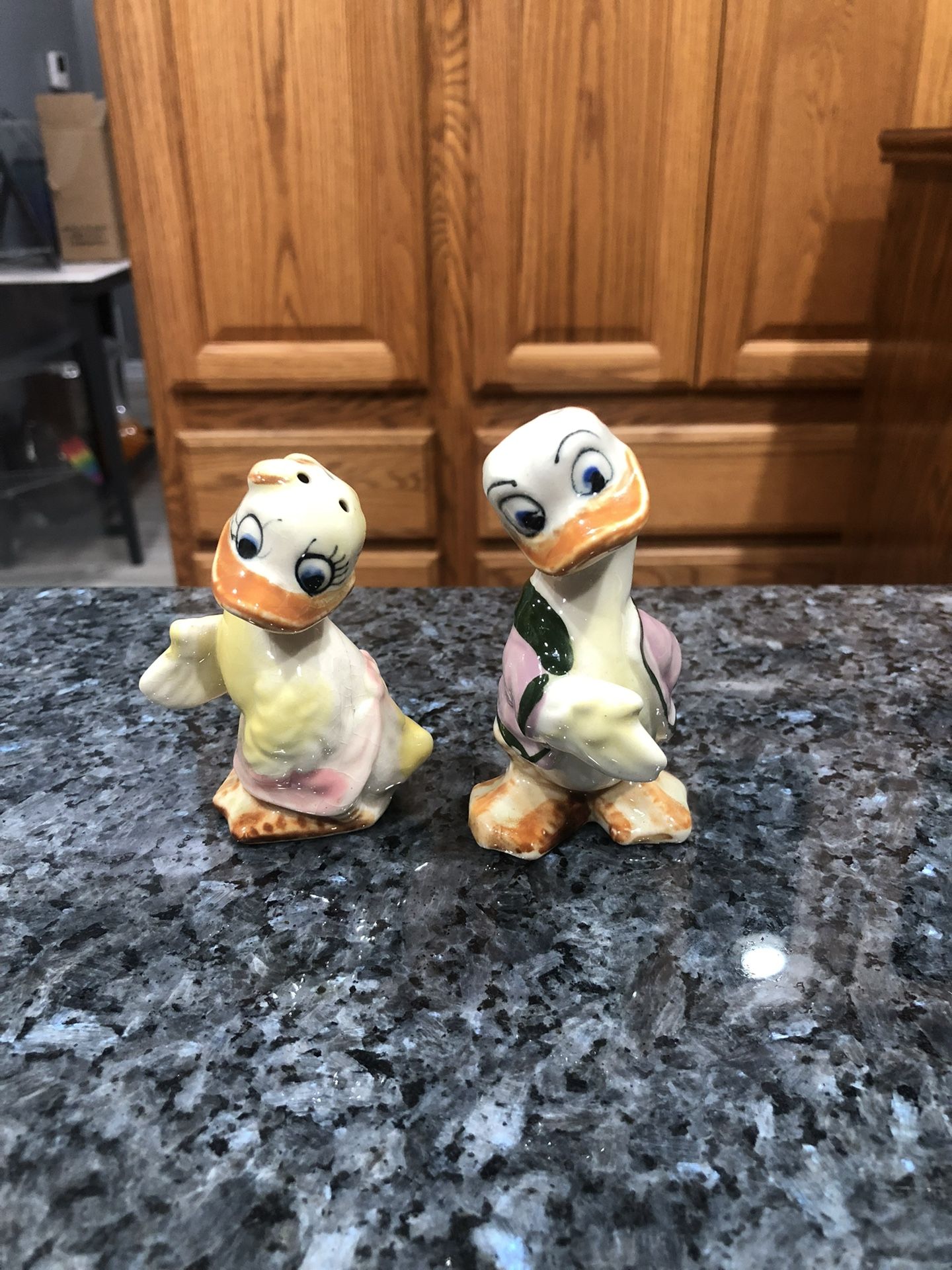 Vintage Donald Duck And Daisy Duck Shaking Hands salt and pepper shaker. Preowned D