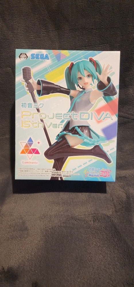Hatsune Miku Project DIVA Mega39's Luminasta 15th Ver. Figure