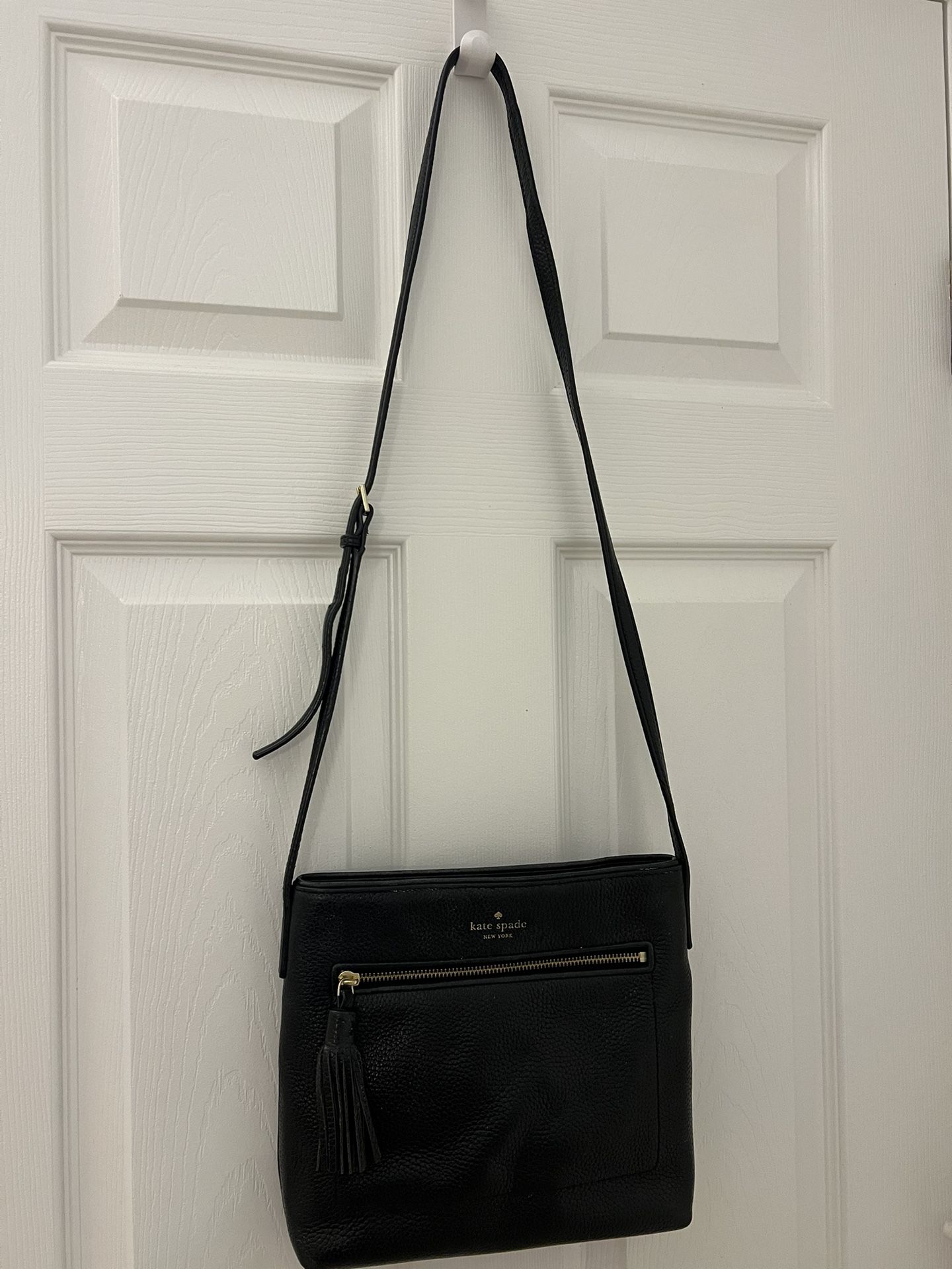 Kate Spade Women’s New York Southport avenue Cora Crossbody Bag RN 0102760 /CA 57710 in Excellent Condition