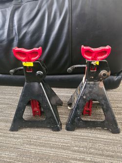 Jack stands