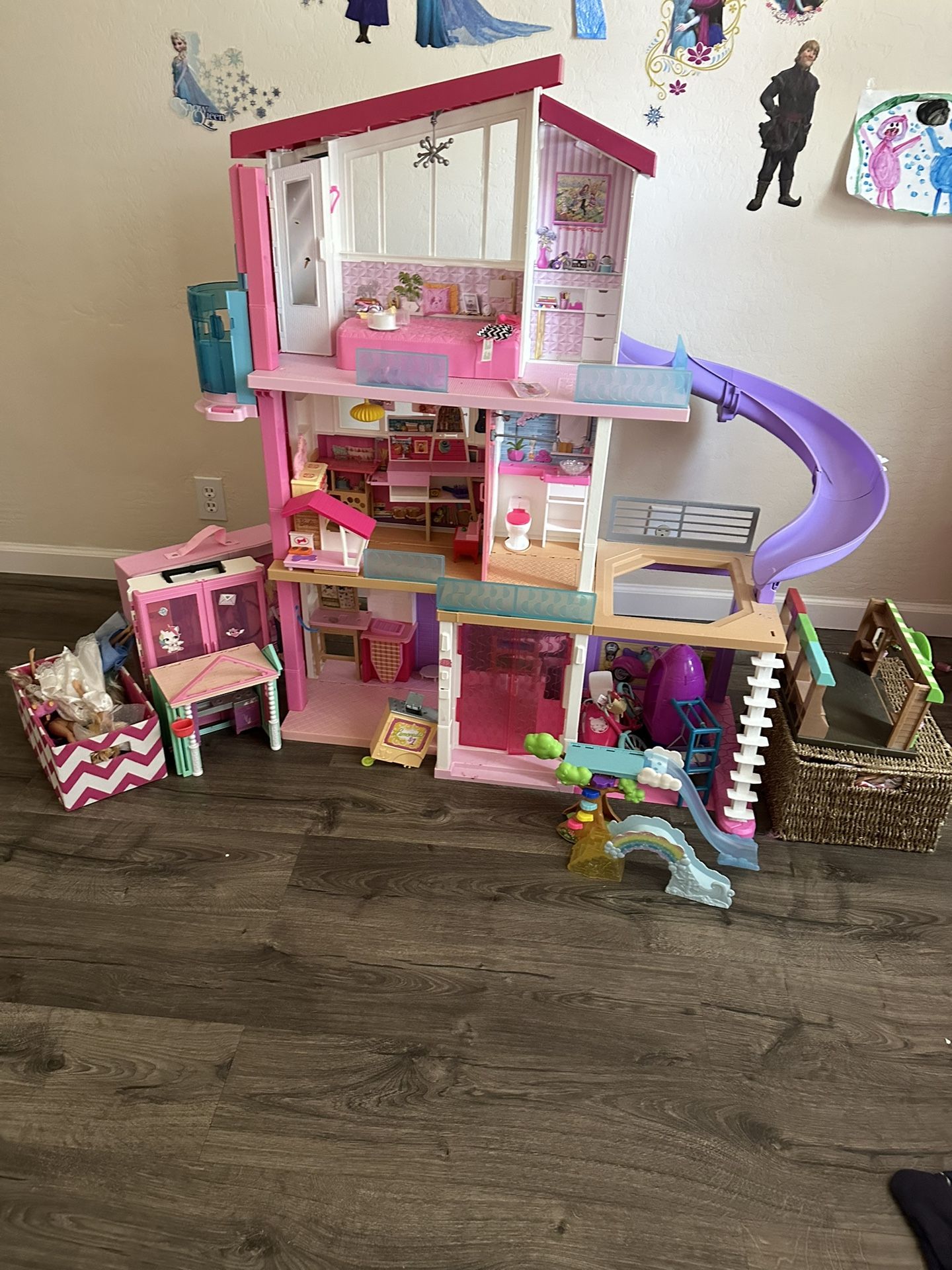 Barbies Dream house, Accessories, 15 Barbies, Box Of Clothes