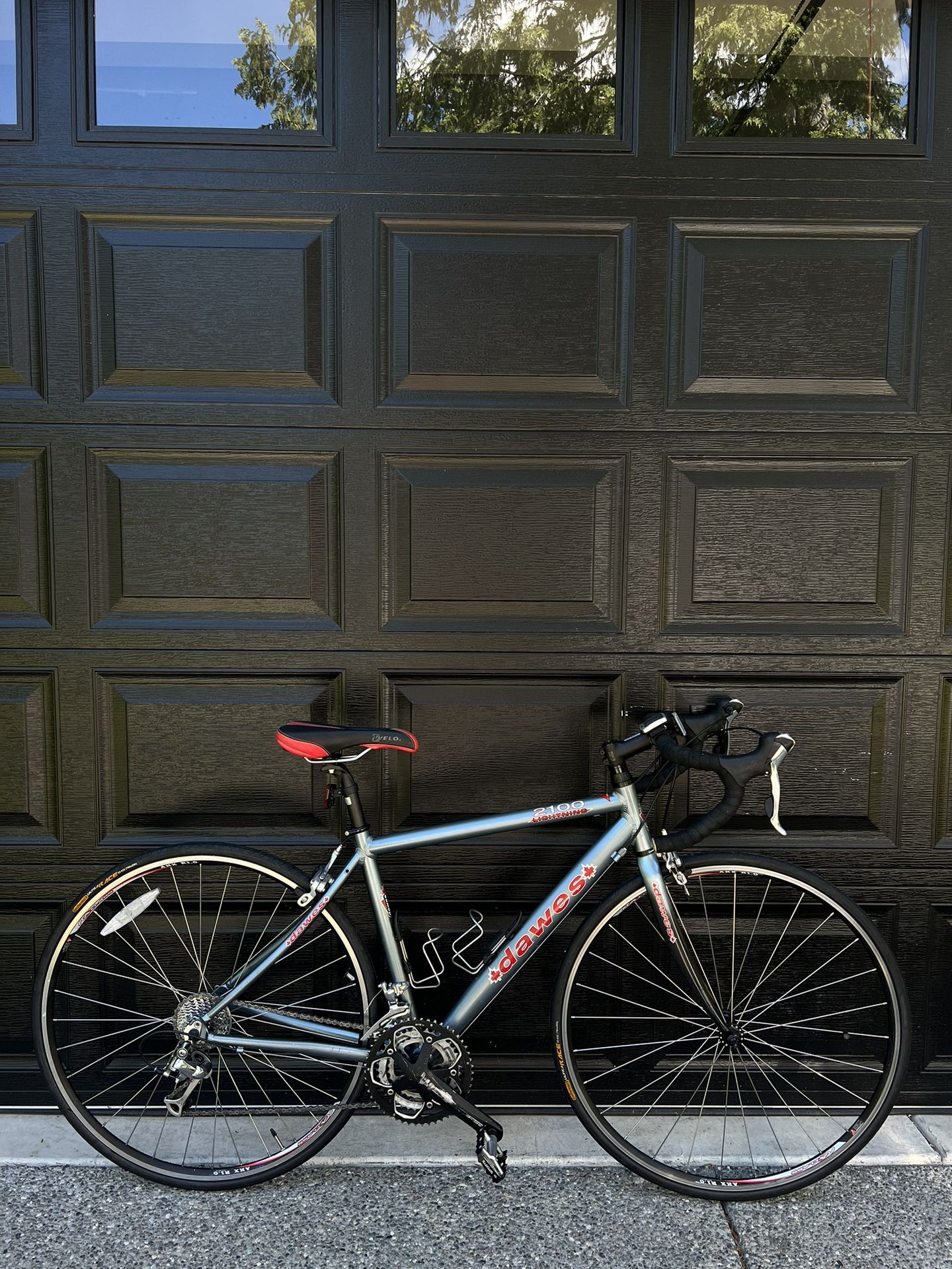 Dawes 2100 lightning Road Bike