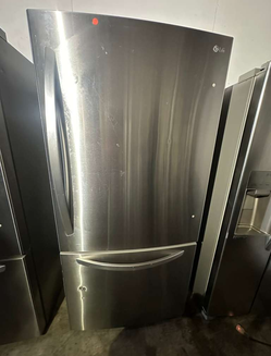 Deal: LG Stainless Bottom Freezer — priced for a couple dents