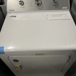 Selling Dryer Maytag Gas