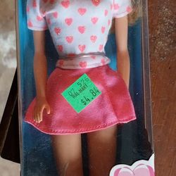 Pretty Hearts top Barbie Doll 1995
