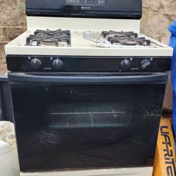Whirlpool Super Capacity 465 gas range, known for its reliability and efficiency