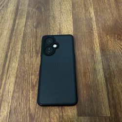 One plus phone (unlocked)128gb