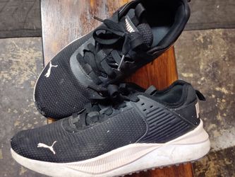 Womans Size8 Puma's