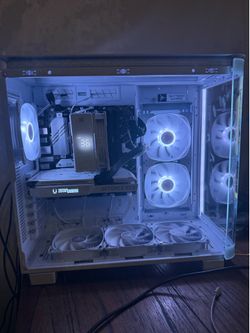 ICY WHITE Custom DDR5 1440P Gaming PC!