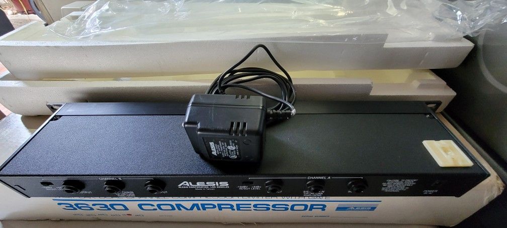 ONLY $39: ALESIS 3630 Compressor RMS/Peak DUAL Channel Limiter w/Gate