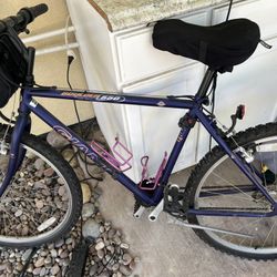 Giant Boulder 550 Mountain Bike With Two Water Bottle Holsters