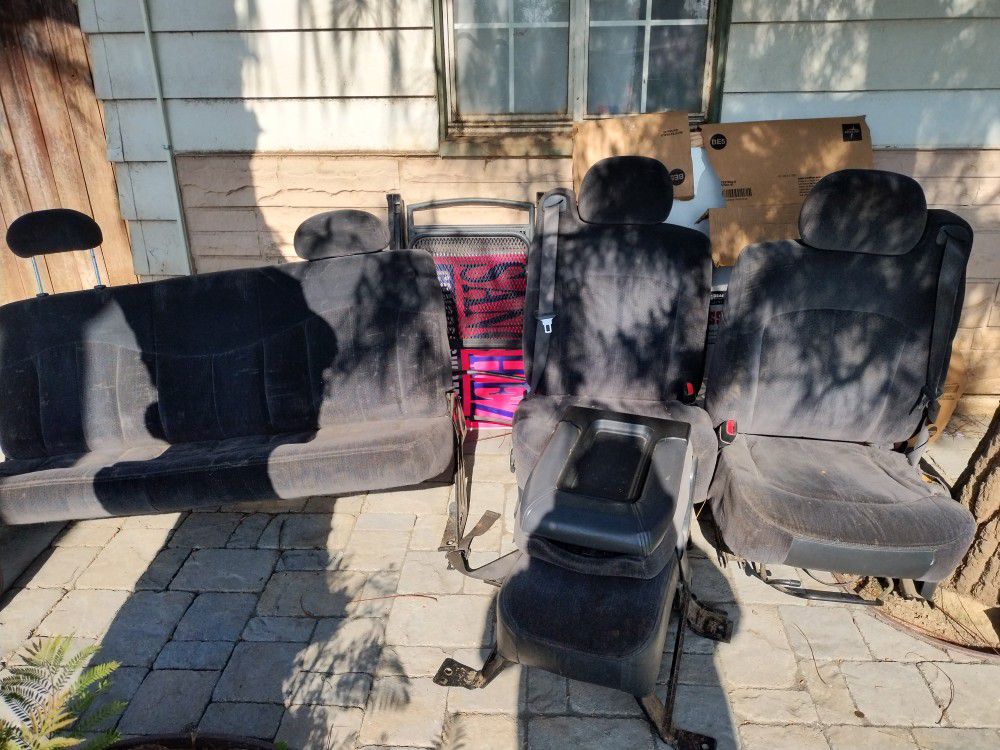 Chevy Silverado Seats Complete Set All For 200.00
