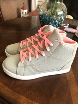 Youth girl sneakers
