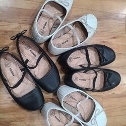 Girls Shoes Size 11/12 