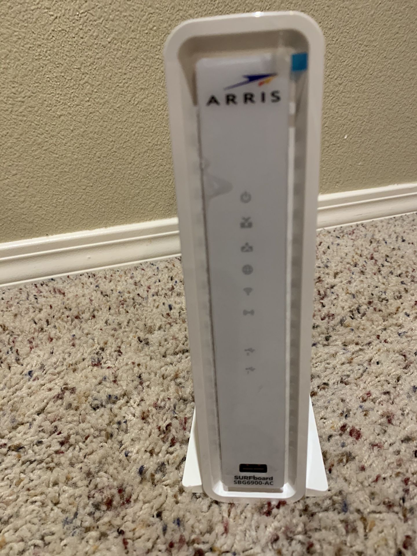Arris SURFboard SBG6900-AC Wireless Router - Cable Modem