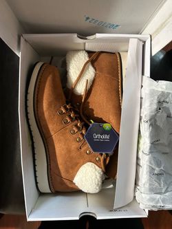 Women Boots size 7