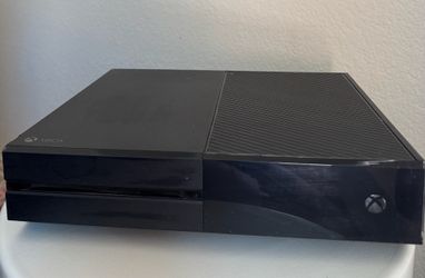 Xbox One With Wires  Working great