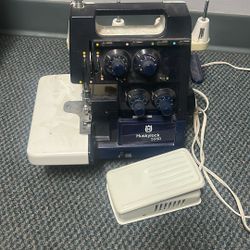 Huskylock 535D Serger Sewing Machine With Pedal