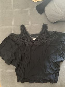 Black lace top sz M