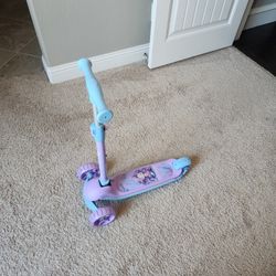 New BELEEV Kids Scooter with LED Light-Up Wheels & Deck, 3 Wheel Folding Scooter for Toddlers Girls