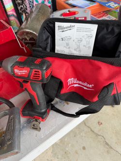 Milwaukee Cordless Drill Driver with Tool Bag