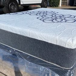 King Bamboo Cool Gel Memory Foam!!