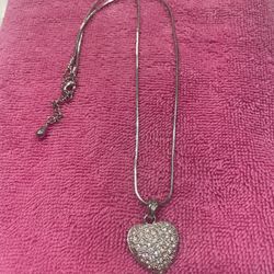 Silver heart shaped crystal embellished necklace