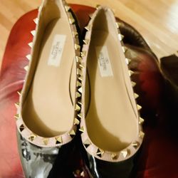 Valentino ROCKSTUD PATENT LEATHER BALLET FLATS Size 7 $150