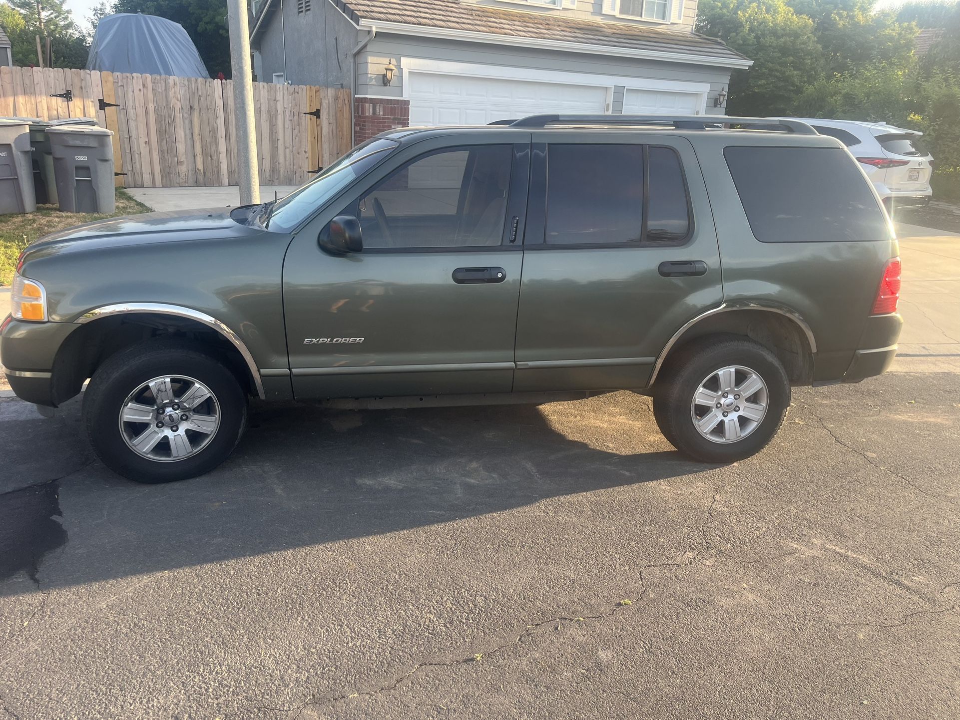 2004 Ford Explorer