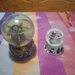 Set of 2 Decorative Snow Globes