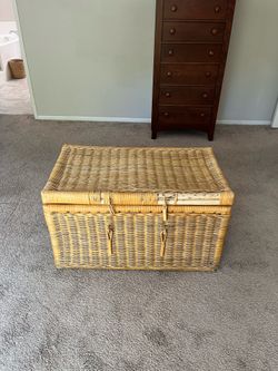 Wicker Blanket Chest