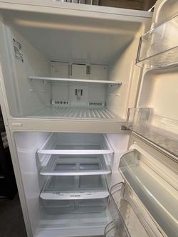 LG Top-Freezer Refrigerator White