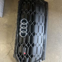 18-20 Audi SQ5 Front Grill
