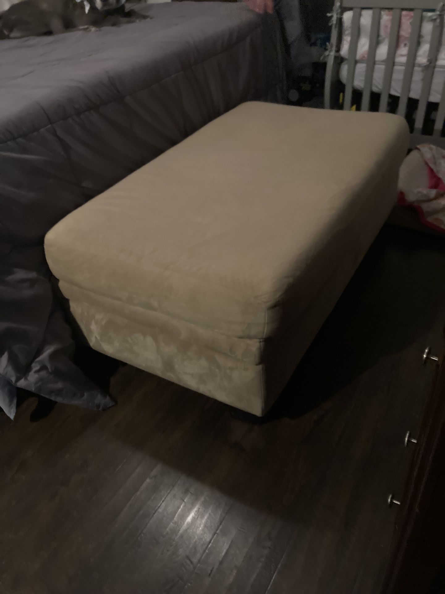 Ottoman/storage bench
