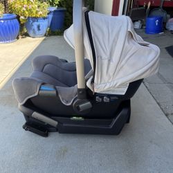 Nuna Pipa Car seat