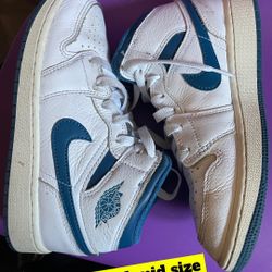 Jordan 1 Mid Size 3.5y $30 Worn