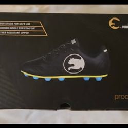 NEW Puma Procat Speedforce Soccer Cleats- Youth sz 4
