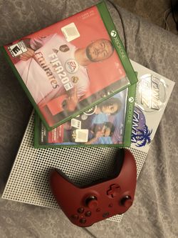 XBOX ONE W/ CONTROLLER & 2 GAMES