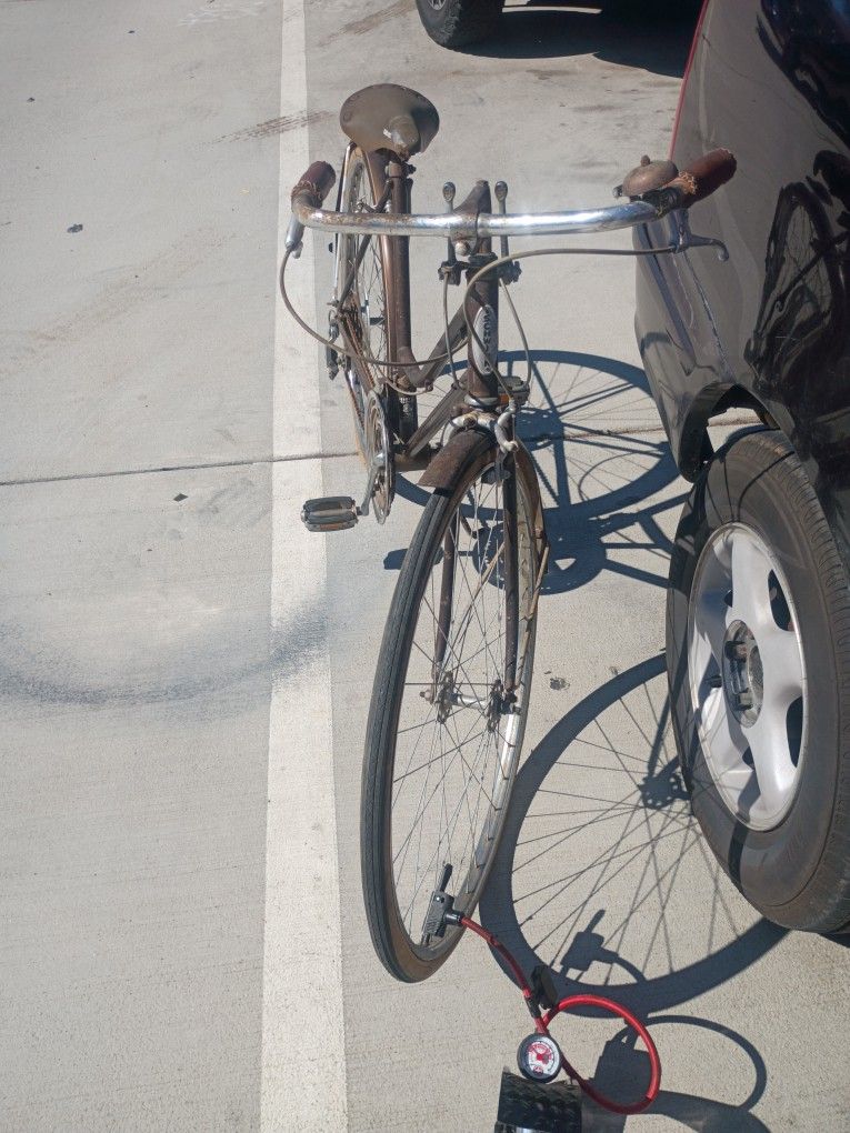 Vintage Schwinn Road Bike